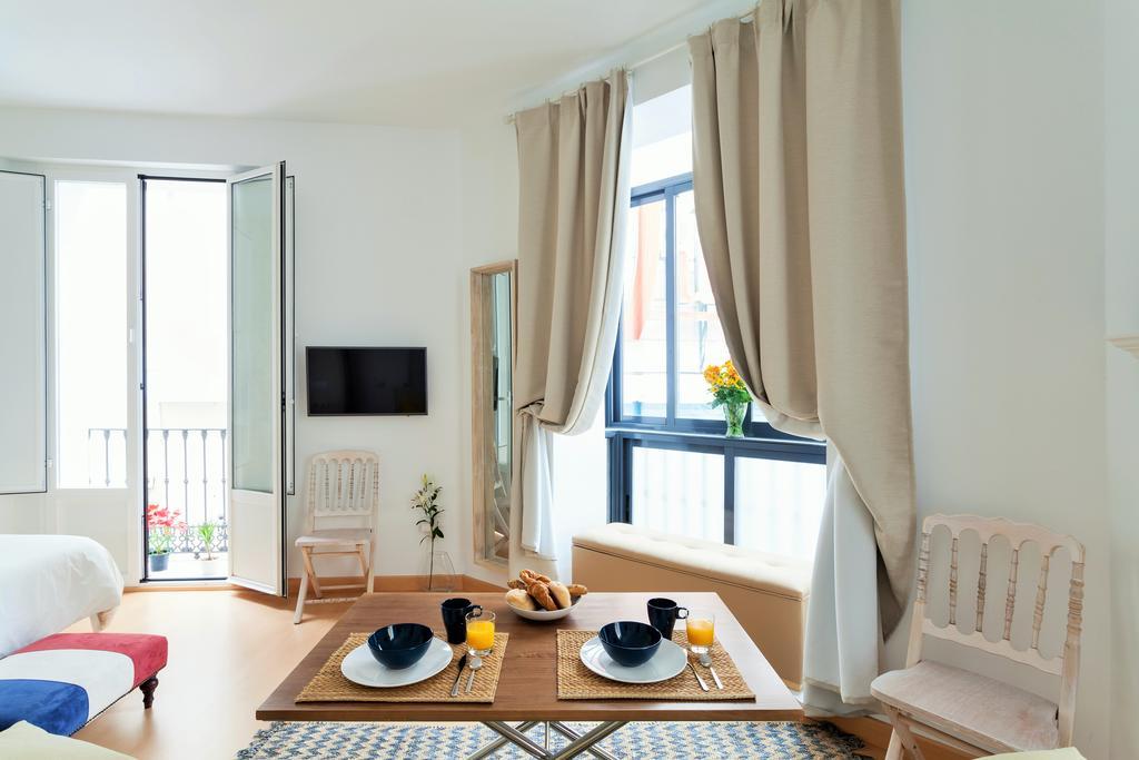 Hostly Acetres 1A Loft In City Center, Comunal Terrace, Fibre,Parking Optional Севилья Экстерьер фото