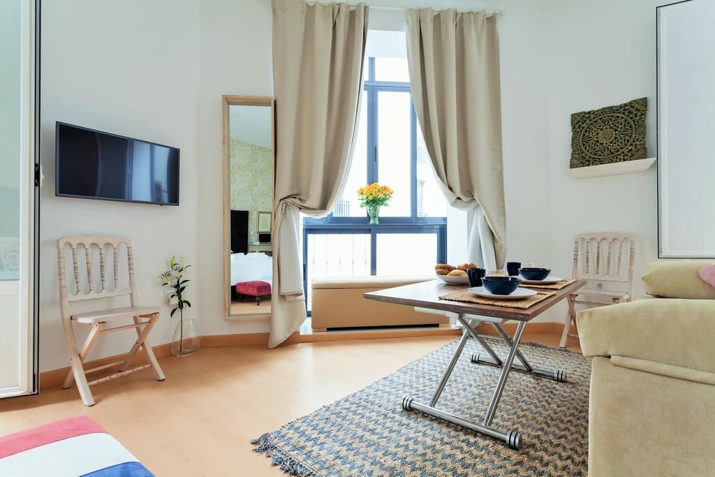 Hostly Acetres 1A Loft In City Center, Comunal Terrace, Fibre,Parking Optional Севилья Экстерьер фото